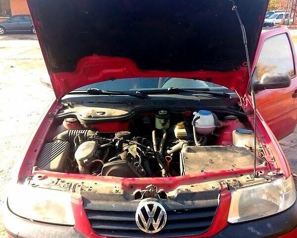 Красный Фольксваген Поинтер, объемом двигателя 1.8 л и пробегом 240 тыс. км за 2000 $, фото 1 на Automoto.ua