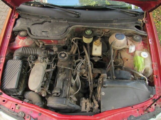 Красный Фольксваген Поинтер, объемом двигателя 1.8 л и пробегом 195 тыс. км за 2500 $, фото 5 на Automoto.ua