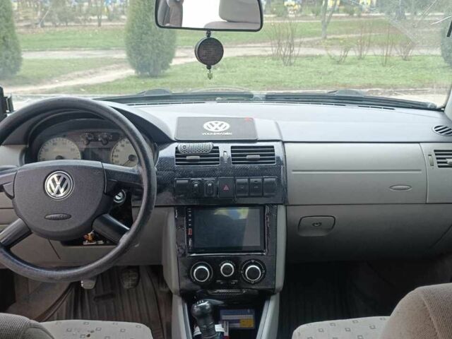 Серый Фольксваген Поинтер, объемом двигателя 1.8 л и пробегом 200 тыс. км за 1750 $, фото 4 на Automoto.ua