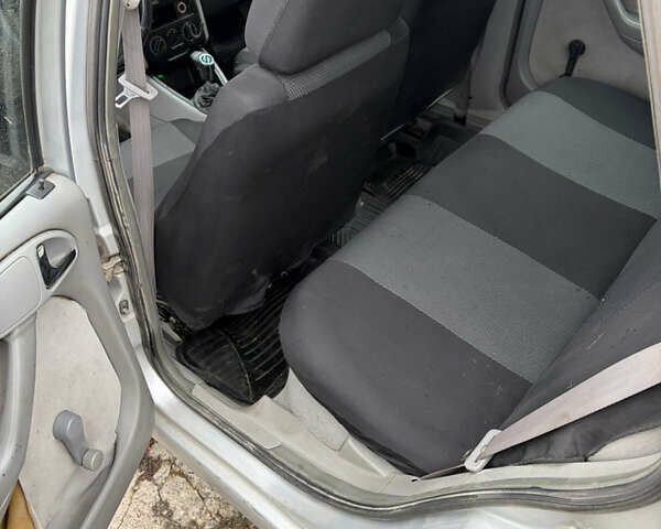 Сірий Фольксваген Поінтер, об'ємом двигуна 1.8 л та пробігом 323 тис. км за 2900 $, фото 12 на Automoto.ua