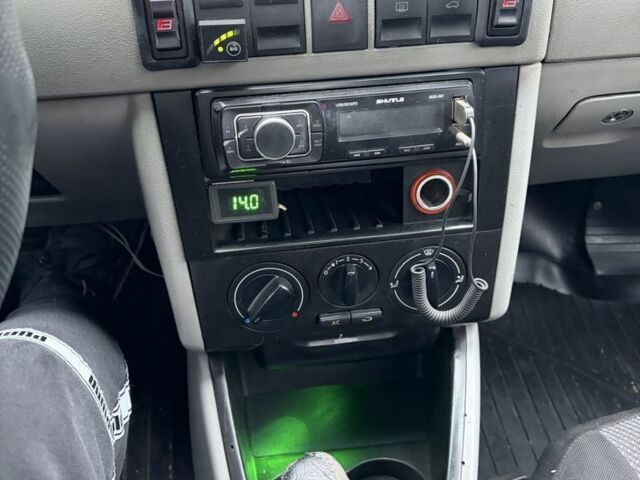 Серый Фольксваген Поинтер, объемом двигателя 1.8 л и пробегом 323 тыс. км за 3100 $, фото 15 на Automoto.ua