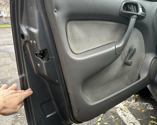 Серый Фольксваген Поинтер, объемом двигателя 1.8 л и пробегом 370 тыс. км за 2550 $, фото 17 на Automoto.ua