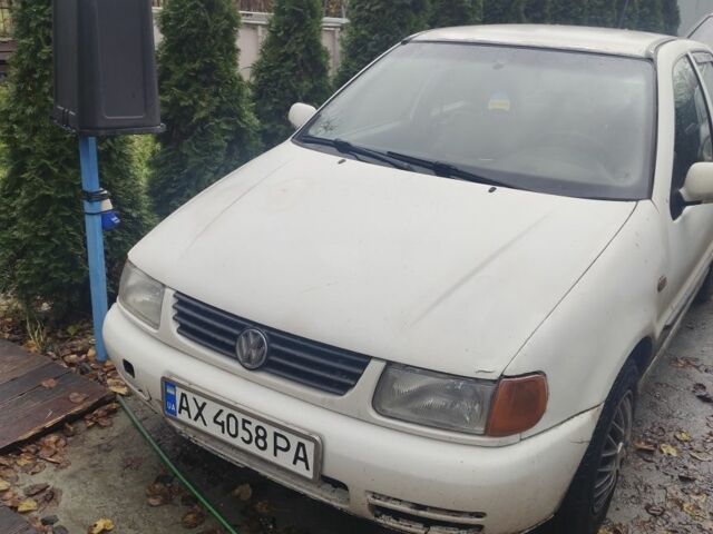 Белый Фольксваген Поло, объемом двигателя 1.4 л и пробегом 280 тыс. км за 1400 $, фото 3 на Automoto.ua