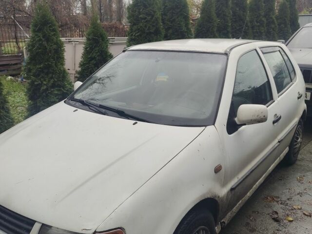 Белый Фольксваген Поло, объемом двигателя 1.4 л и пробегом 280 тыс. км за 1400 $, фото 2 на Automoto.ua