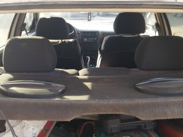 Белый Фольксваген Поло, объемом двигателя 1.4 л и пробегом 250 тыс. км за 2100 $, фото 3 на Automoto.ua