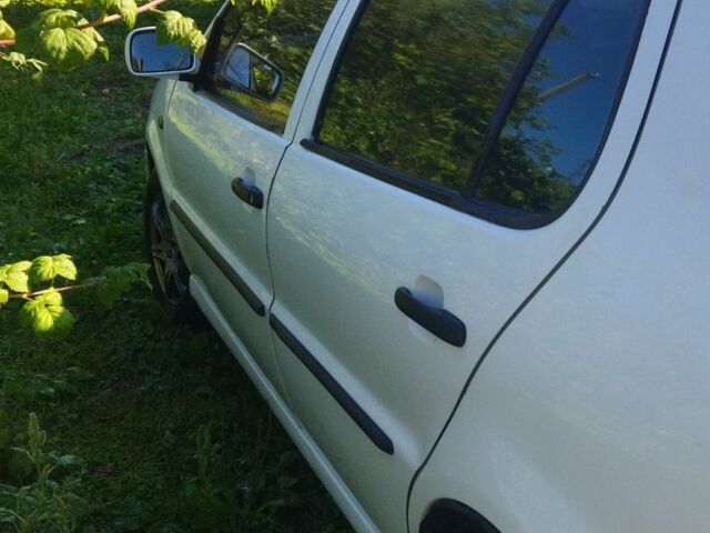 Белый Фольксваген Поло, объемом двигателя 1.4 л и пробегом 250 тыс. км за 2100 $, фото 8 на Automoto.ua