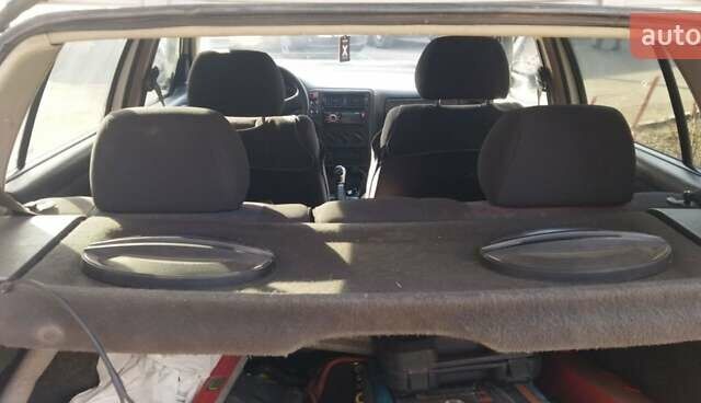 Белый Фольксваген Поло, объемом двигателя 1.39 л и пробегом 350 тыс. км за 2100 $, фото 1 на Automoto.ua