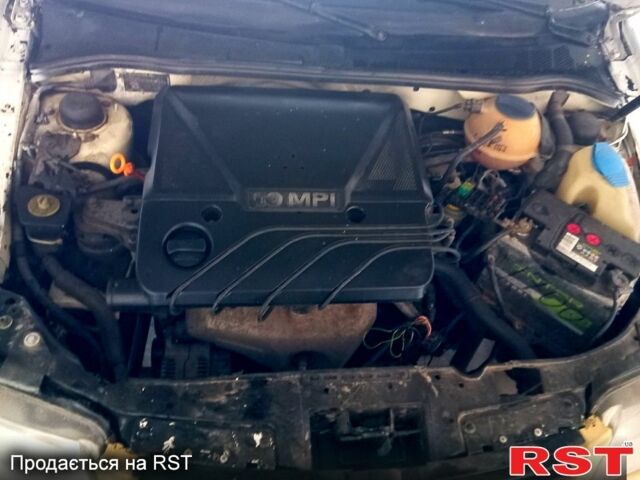 Белый Фольксваген Поло, объемом двигателя 1 л и пробегом 326 тыс. км за 1500 $, фото 6 на Automoto.ua