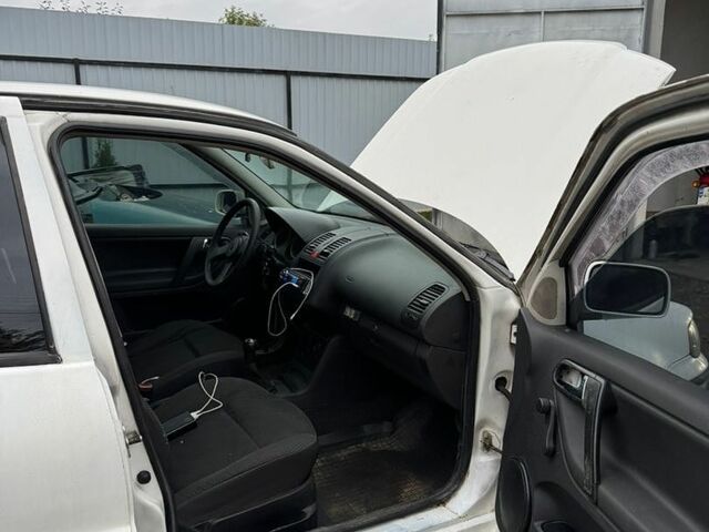 Білий Фольксваген Поло, об'ємом двигуна 0 л та пробігом 290 тис. км за 2300 $, фото 6 на Automoto.ua