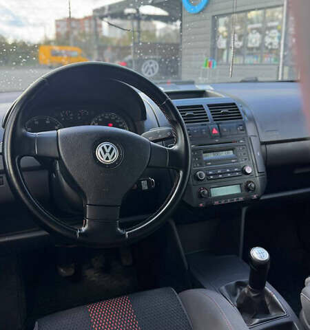 Белый Фольксваген Поло, объемом двигателя 1.6 л и пробегом 208 тыс. км за 6000 $, фото 6 на Automoto.ua