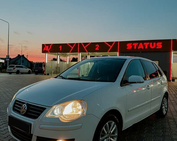 Белый Фольксваген Поло, объемом двигателя 0 л и пробегом 208 тыс. км за 6500 $, фото 1 на Automoto.ua