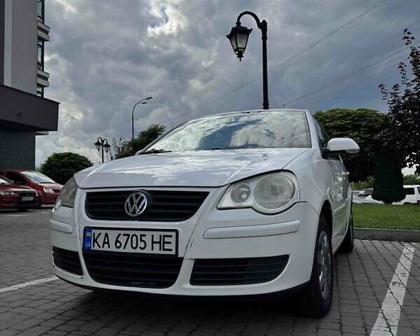 Белый Фольксваген Поло, объемом двигателя 1.39 л и пробегом 140 тыс. км за 5500 $, фото 6 на Automoto.ua