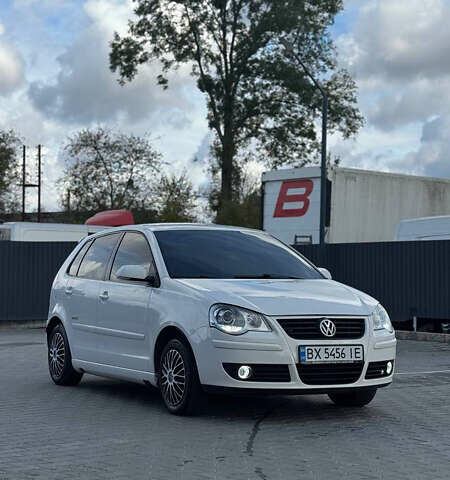 Белый Фольксваген Поло, объемом двигателя 1.6 л и пробегом 208 тыс. км за 6000 $, фото 1 на Automoto.ua