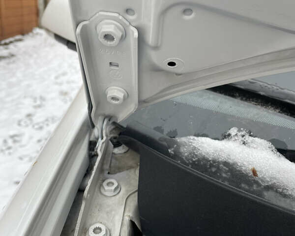 Белый Фольксваген Поло, объемом двигателя 1.2 л и пробегом 169 тыс. км за 3100 $, фото 24 на Automoto.ua