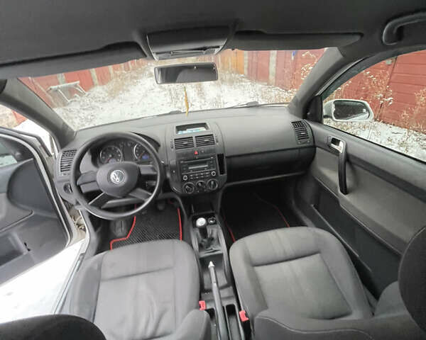 Белый Фольксваген Поло, объемом двигателя 1.2 л и пробегом 169 тыс. км за 3100 $, фото 13 на Automoto.ua