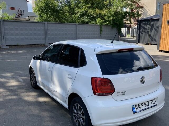 Белый Фольксваген Поло, объемом двигателя 1.4 л и пробегом 199 тыс. км за 5500 $, фото 3 на Automoto.ua