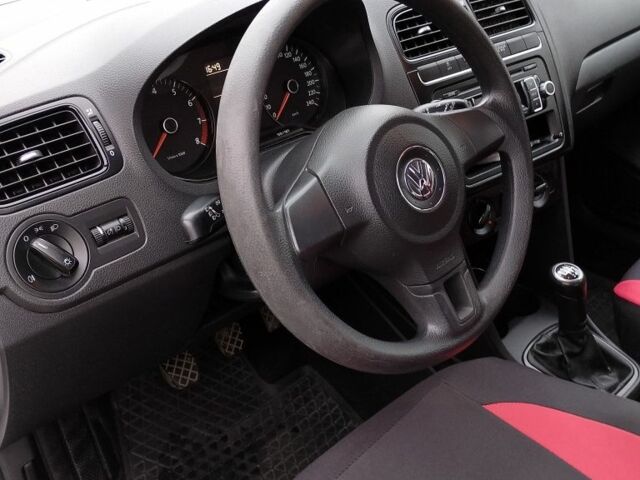 Белый Фольксваген Поло, объемом двигателя 1.2 л и пробегом 134 тыс. км за 7000 $, фото 3 на Automoto.ua