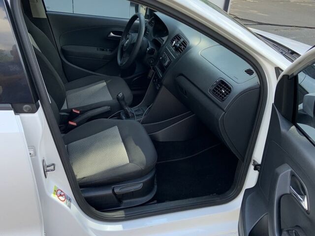 Белый Фольксваген Поло, объемом двигателя 1.4 л и пробегом 199 тыс. км за 5500 $, фото 7 на Automoto.ua