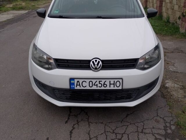 Белый Фольксваген Поло, объемом двигателя 1.2 л и пробегом 134 тыс. км за 7000 $, фото 5 на Automoto.ua