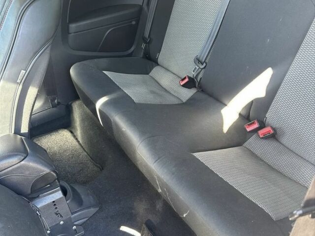 Белый Фольксваген Поло, объемом двигателя 1.2 л и пробегом 140 тыс. км за 4450 $, фото 7 на Automoto.ua