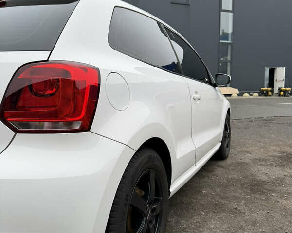 Білий Фольксваген Поло, об'ємом двигуна 1.2 л та пробігом 144 тис. км за 7100 $, фото 14 на Automoto.ua