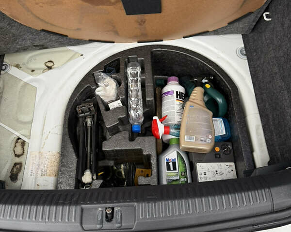 Білий Фольксваген Поло, об'ємом двигуна 1.2 л та пробігом 144 тис. км за 7100 $, фото 35 на Automoto.ua