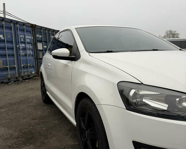 Білий Фольксваген Поло, об'ємом двигуна 1.2 л та пробігом 144 тис. км за 7100 $, фото 15 на Automoto.ua