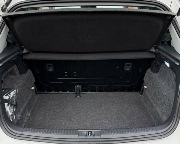 Білий Фольксваген Поло, об'ємом двигуна 1.2 л та пробігом 144 тис. км за 7100 $, фото 34 на Automoto.ua