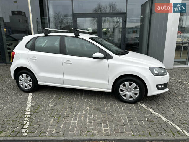 Белый Фольксваген Поло, объемом двигателя 1.2 л и пробегом 212 тыс. км за 6000 $, фото 7 на Automoto.ua