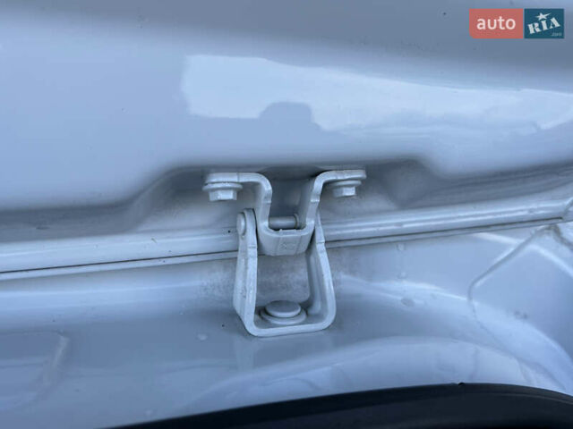 Белый Фольксваген Поло, объемом двигателя 1.4 л и пробегом 136 тыс. км за 10650 $, фото 125 на Automoto.ua