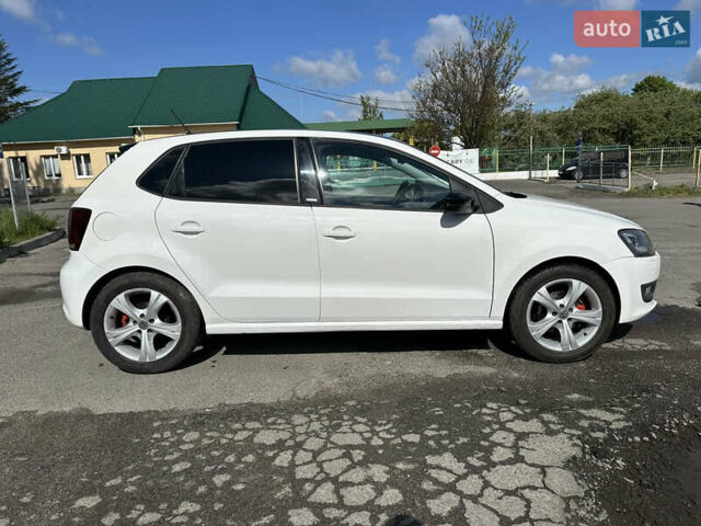 Белый Фольксваген Поло, объемом двигателя 1.2 л и пробегом 207 тыс. км за 8900 $, фото 5 на Automoto.ua