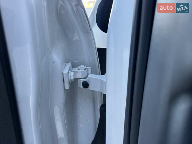 Белый Фольксваген Поло, объемом двигателя 1.4 л и пробегом 136 тыс. км за 10650 $, фото 139 на Automoto.ua