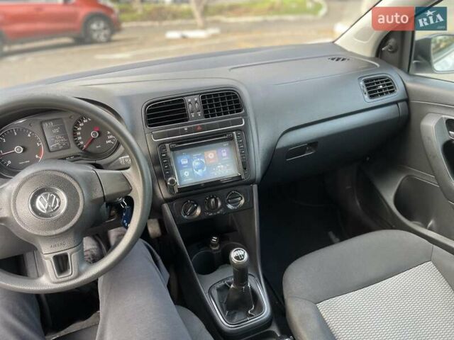 Белый Фольксваген Поло, объемом двигателя 1.2 л и пробегом 209 тыс. км за 6350 $, фото 17 на Automoto.ua