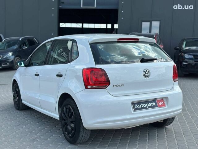 Белый Фольксваген Поло, объемом двигателя 1.2 л и пробегом 211 тыс. км за 6590 $, фото 5 на Automoto.ua
