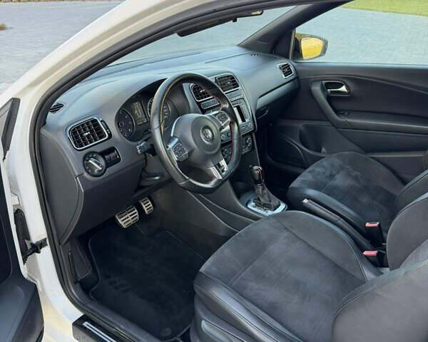 Белый Фольксваген Поло, объемом двигателя 1.4 л и пробегом 227 тыс. км за 7800 $, фото 6 на Automoto.ua