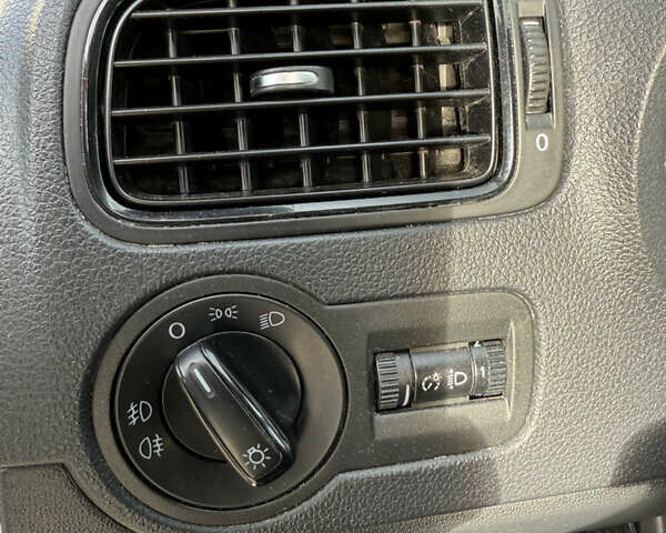 Белый Фольксваген Поло, объемом двигателя 1.39 л и пробегом 441 тыс. км за 6999 $, фото 21 на Automoto.ua