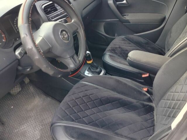 Белый Фольксваген Поло, объемом двигателя 1.4 л и пробегом 200 тыс. км за 6000 $, фото 4 на Automoto.ua