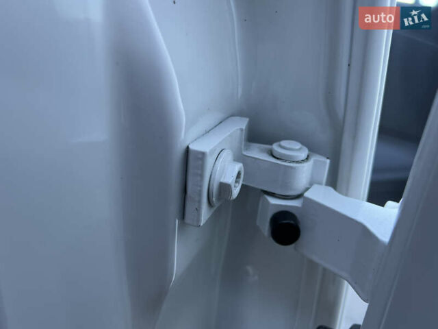 Белый Фольксваген Поло, объемом двигателя 1.4 л и пробегом 136 тыс. км за 10650 $, фото 130 на Automoto.ua