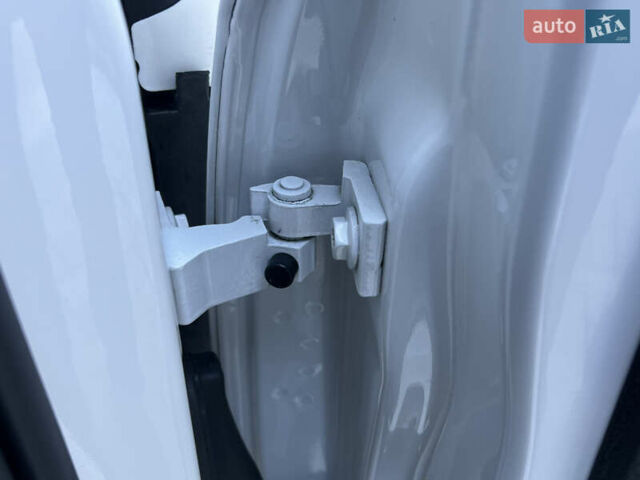 Белый Фольксваген Поло, объемом двигателя 1.4 л и пробегом 136 тыс. км за 10650 $, фото 115 на Automoto.ua