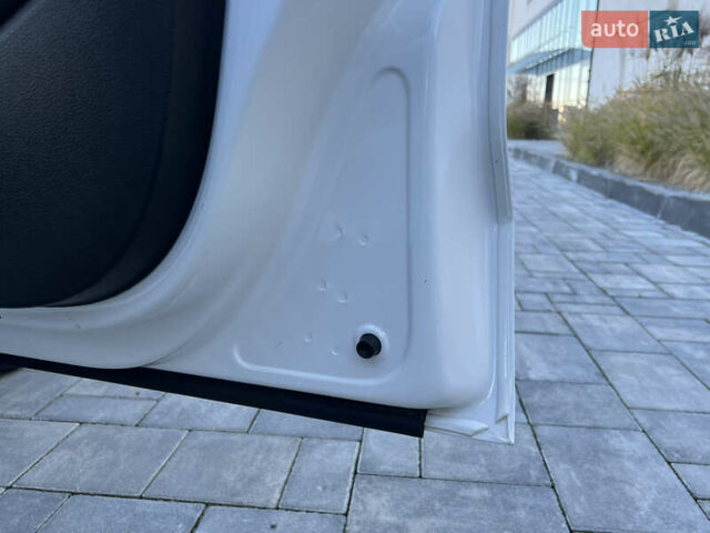 Белый Фольксваген Поло, объемом двигателя 1.4 л и пробегом 136 тыс. км за 9950 $, фото 114 на Automoto.ua