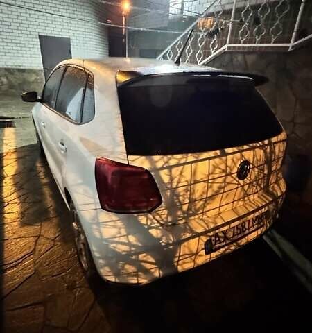 Белый Фольксваген Поло, объемом двигателя 1.39 л и пробегом 122 тыс. км за 5300 $, фото 4 на Automoto.ua