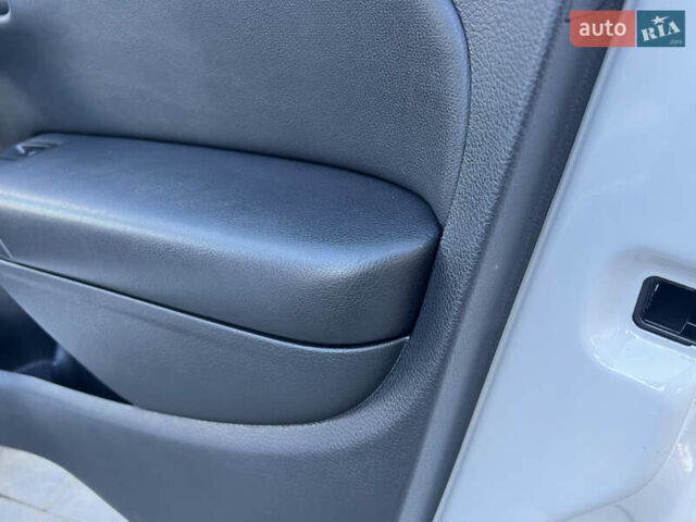 Белый Фольксваген Поло, объемом двигателя 1.4 л и пробегом 136 тыс. км за 10650 $, фото 99 на Automoto.ua