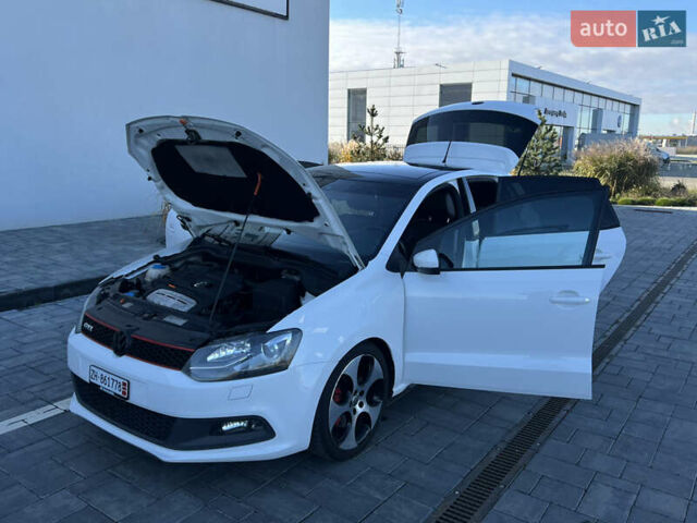 Белый Фольксваген Поло, объемом двигателя 1.4 л и пробегом 136 тыс. км за 9950 $, фото 142 на Automoto.ua