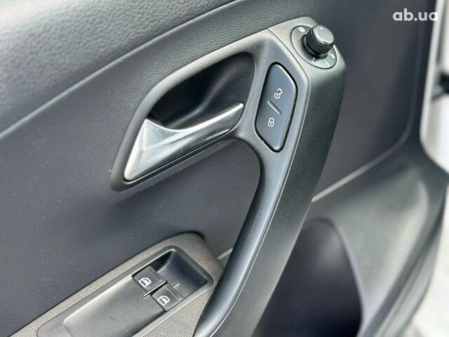 Белый Фольксваген Поло, объемом двигателя 1.2 л и пробегом 211 тыс. км за 6590 $, фото 12 на Automoto.ua