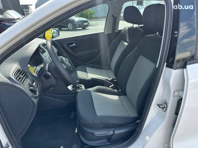 Белый Фольксваген Поло, объемом двигателя 1.2 л и пробегом 211 тыс. км за 6590 $, фото 15 на Automoto.ua