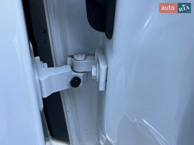 Белый Фольксваген Поло, объемом двигателя 1.4 л и пробегом 136 тыс. км за 10650 $, фото 116 на Automoto.ua