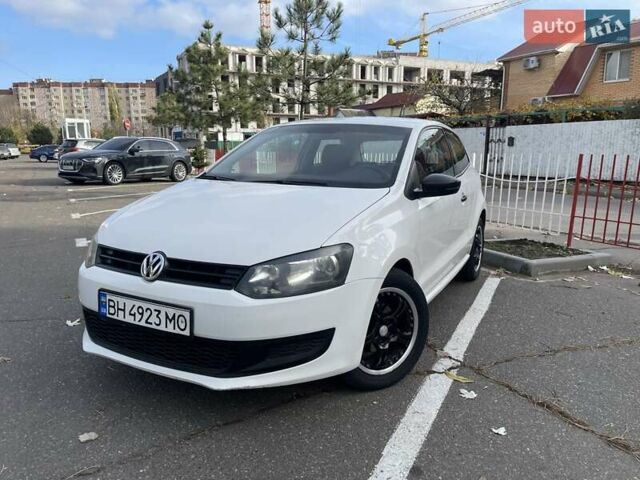 Белый Фольксваген Поло, объемом двигателя 1.2 л и пробегом 209 тыс. км за 6350 $, фото 3 на Automoto.ua