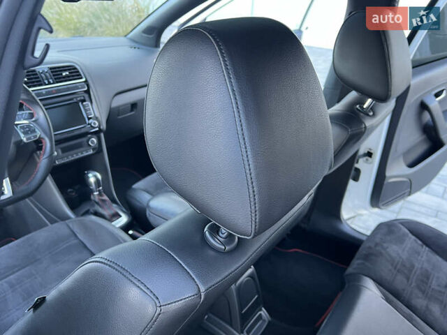 Белый Фольксваген Поло, объемом двигателя 1.4 л и пробегом 136 тыс. км за 10650 $, фото 87 на Automoto.ua