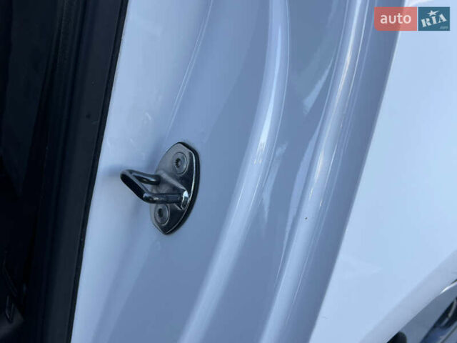 Белый Фольксваген Поло, объемом двигателя 1.4 л и пробегом 136 тыс. км за 9950 $, фото 129 на Automoto.ua