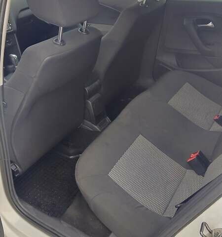 Белый Фольксваген Поло, объемом двигателя 1.39 л и пробегом 175 тыс. км за 7500 $, фото 6 на Automoto.ua